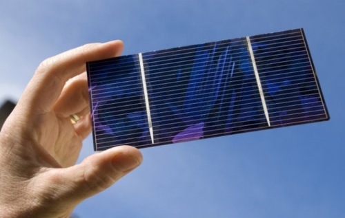 طراحی یک نوع سلول خورشیدی جدید/ قابل نصب روی کیف های دستی